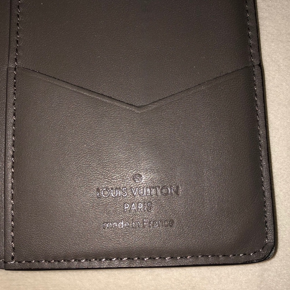 Louis Vuitton Men’s wallet. - Picture 4 of 5